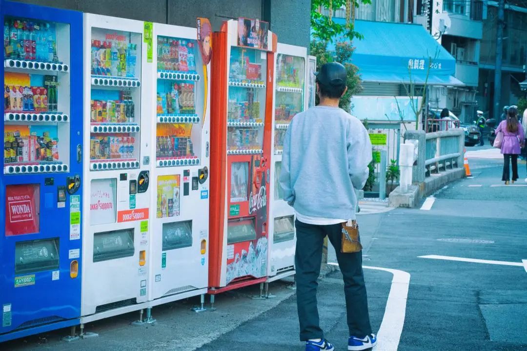無接觸經濟如潮湧動，自動售貨機迎來高光時刻